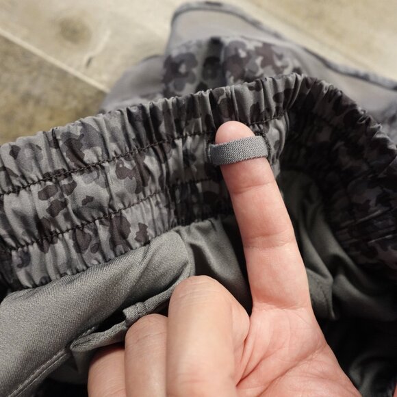 Athleta Mesh Racer Run Short Women’s XXS Gray Floral 4” Inseam Lined - Picture 5 of 11